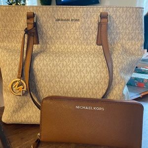 Michael Kors tote purse and wallet